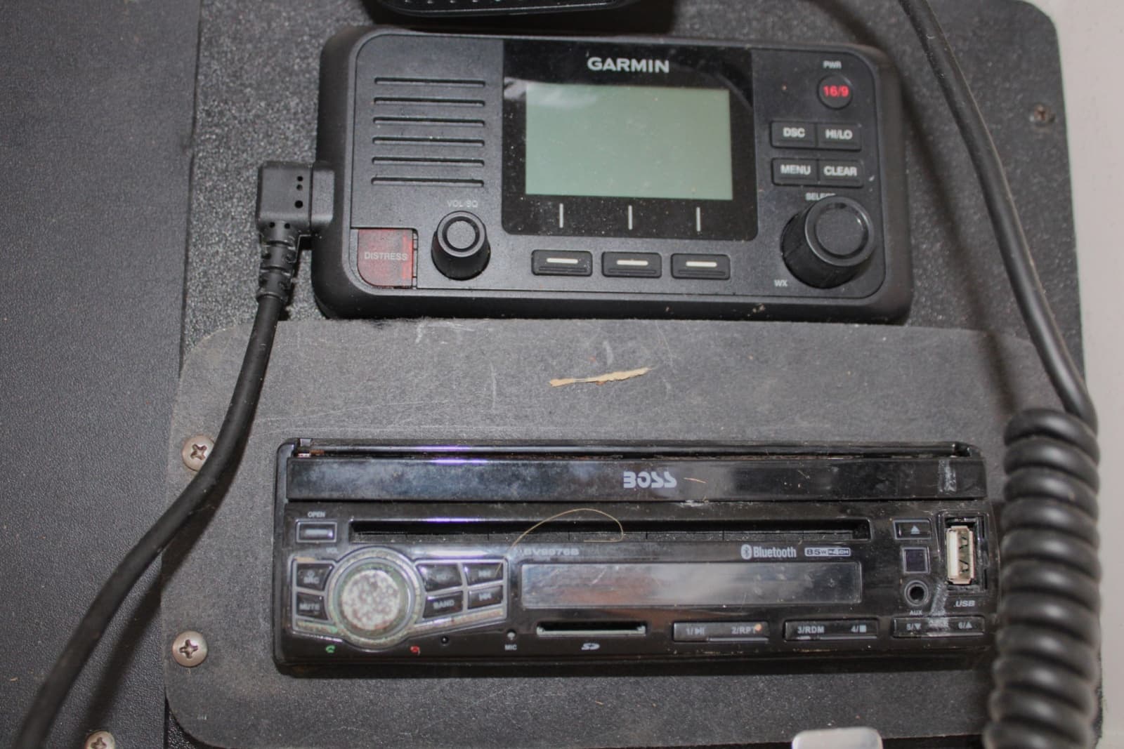 2001 Intrepid 366 - Photo 9