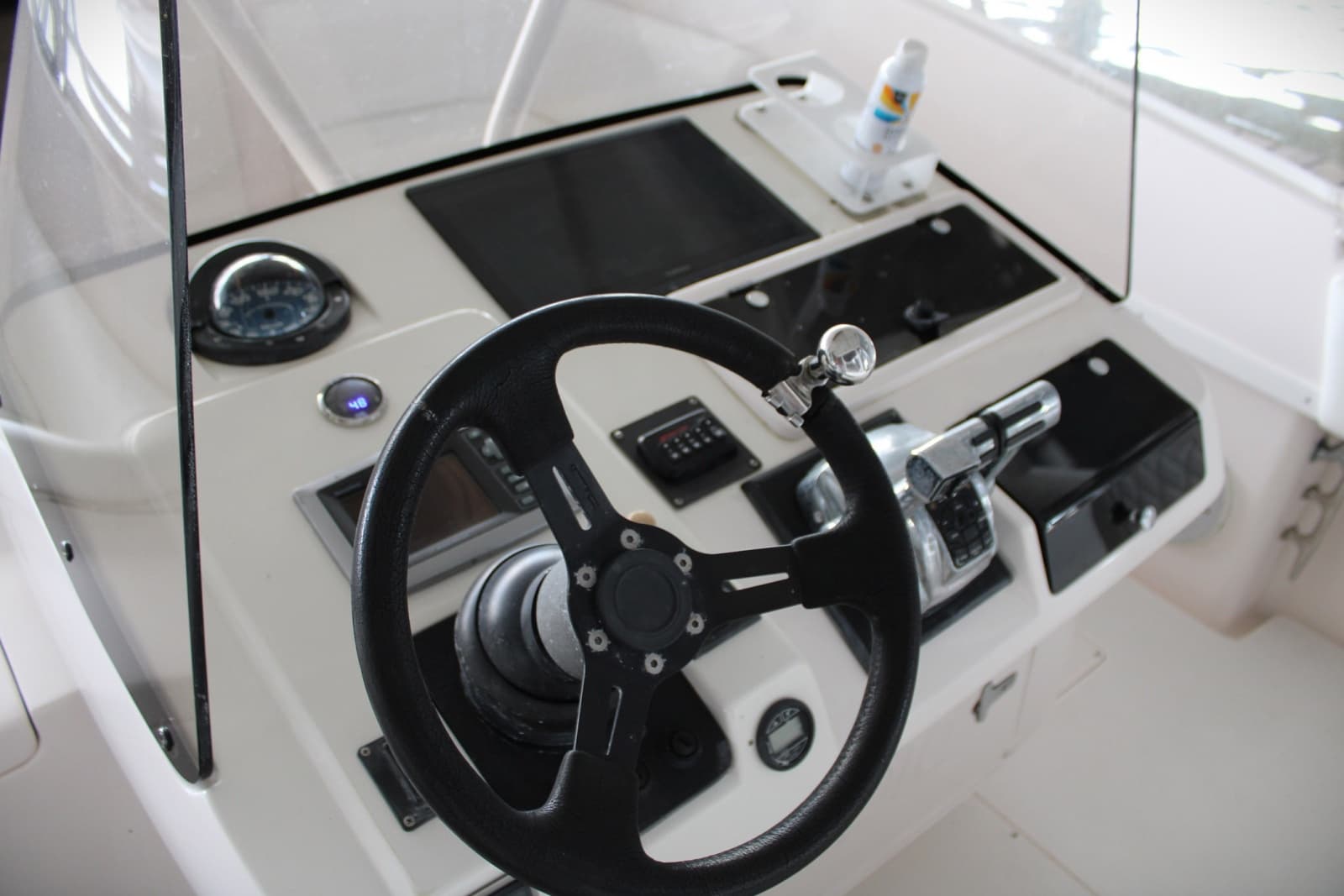 2001 Intrepid 366 - Photo 6