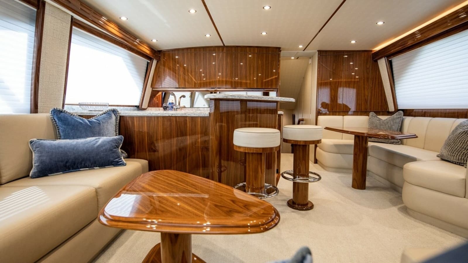 2020 Viking 58 Convertible - Photo 3