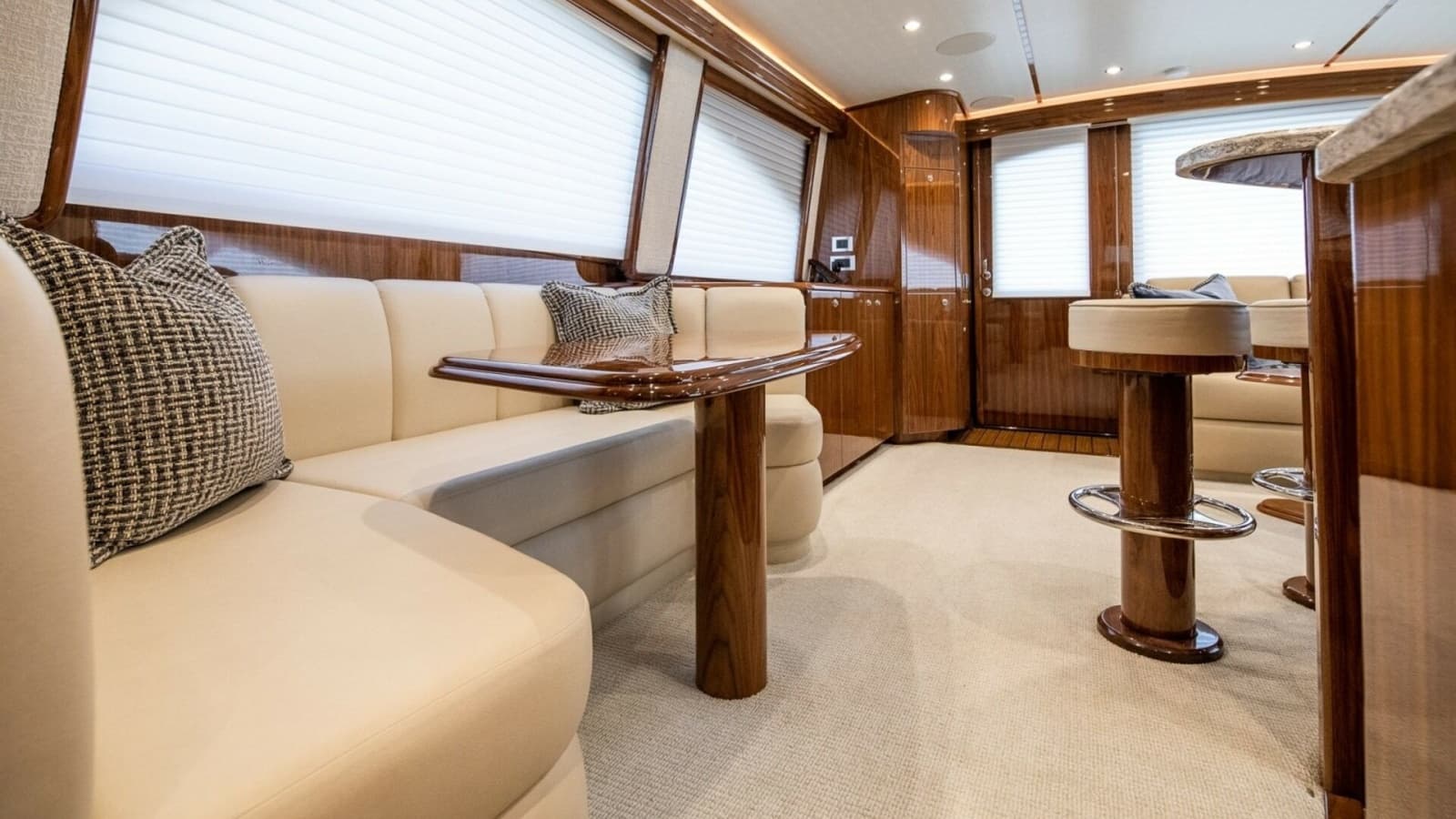 2020 Viking 58 Convertible - Photo 8