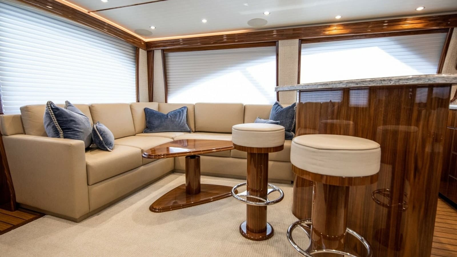 2020 Viking 58 Convertible - Photo 5