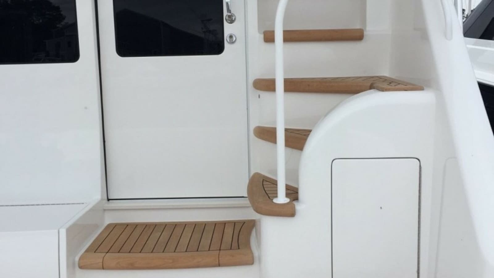 2020 Viking 58 Convertible - Photo 20