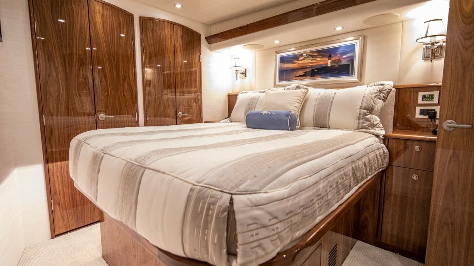 2020 Viking 58 Convertible - Photo 14