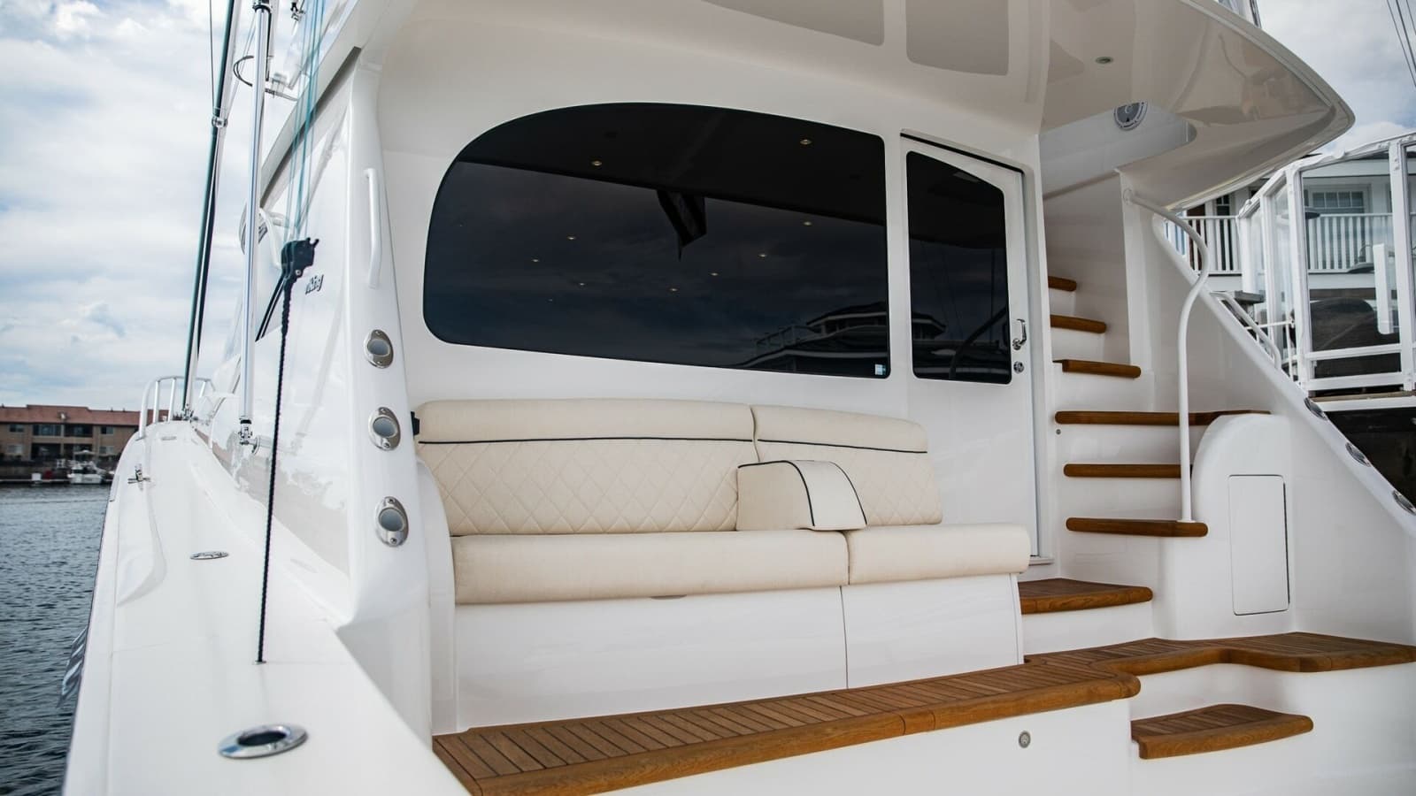 2020 Viking 58 Convertible - Photo 36