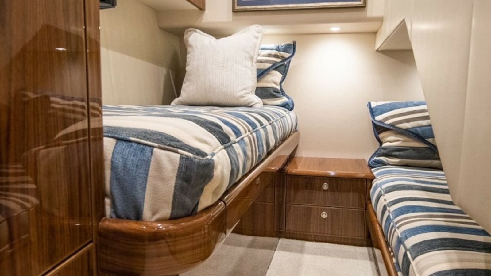 2020 Viking 58 Convertible - Photo 17