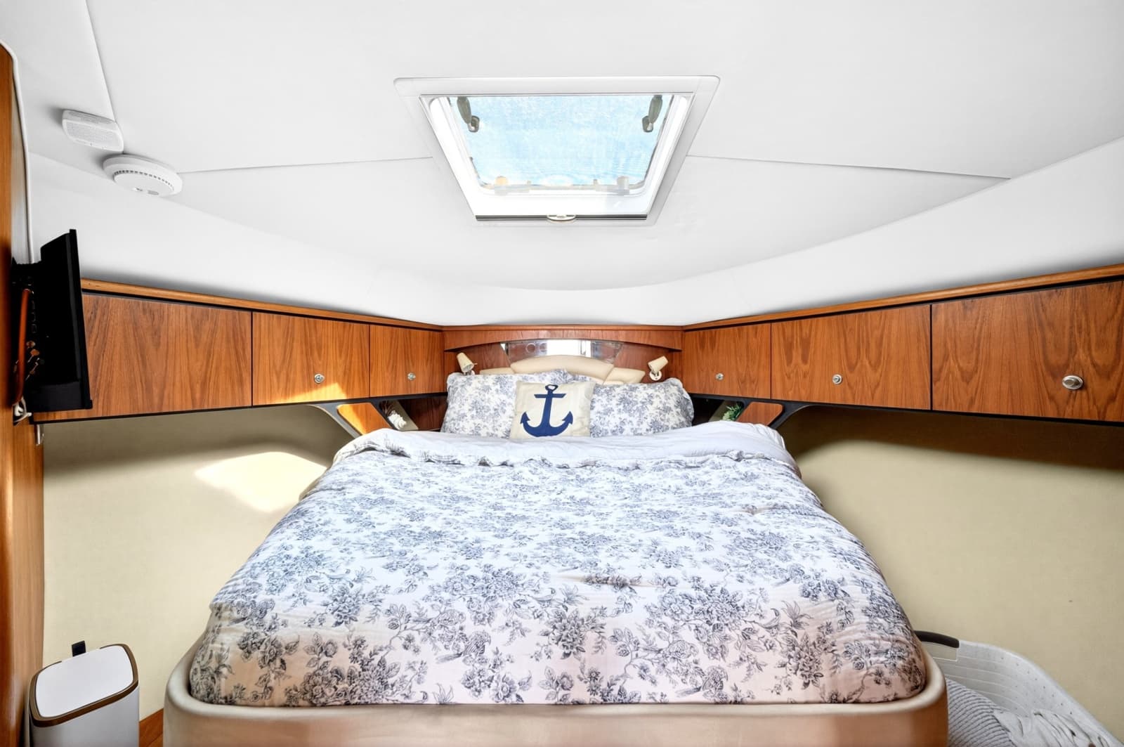 2006 Tiara Yachts 4300 Sovran - Photo 15