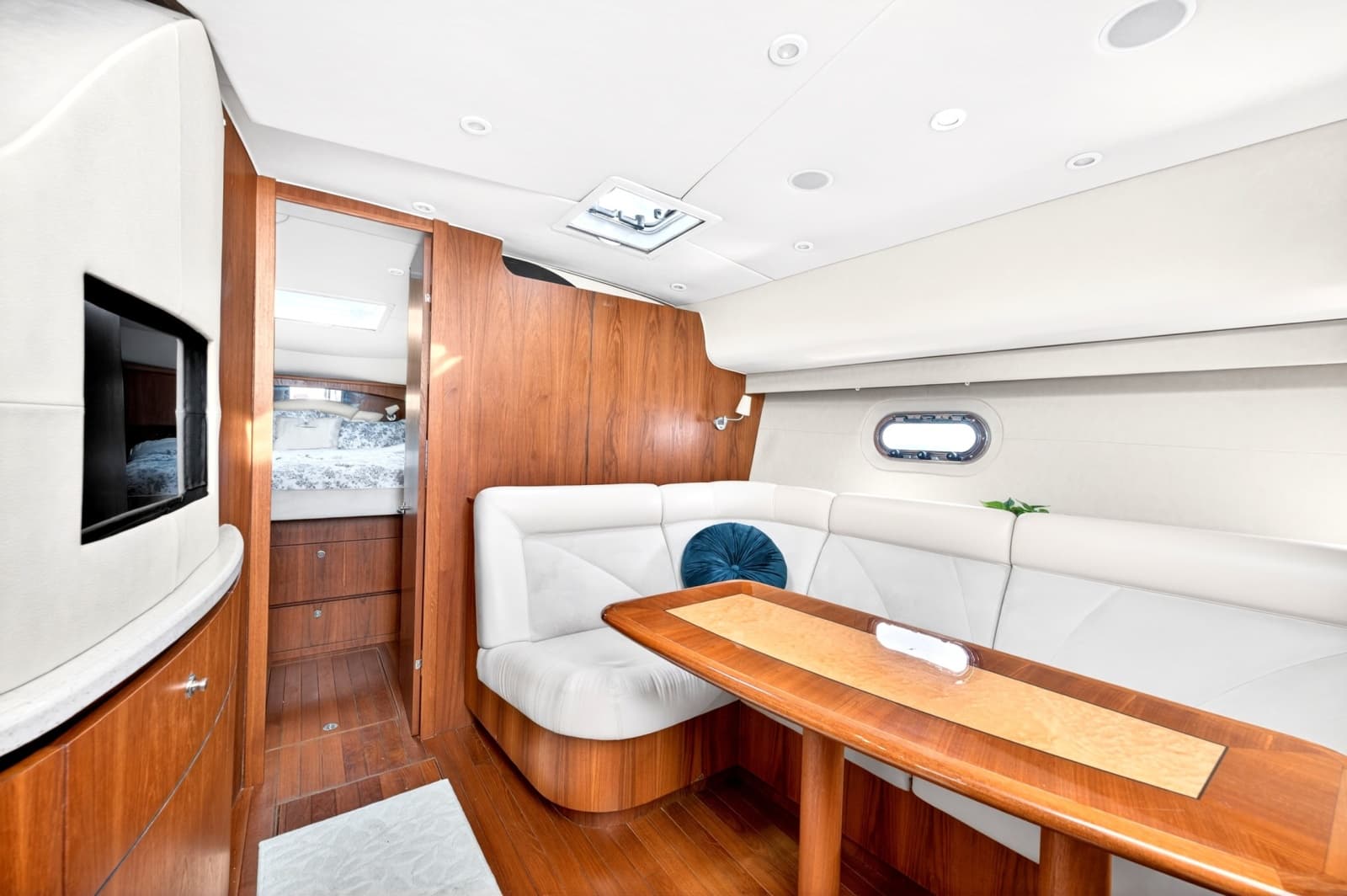 2006 Tiara Yachts 4300 Sovran - Photo 9