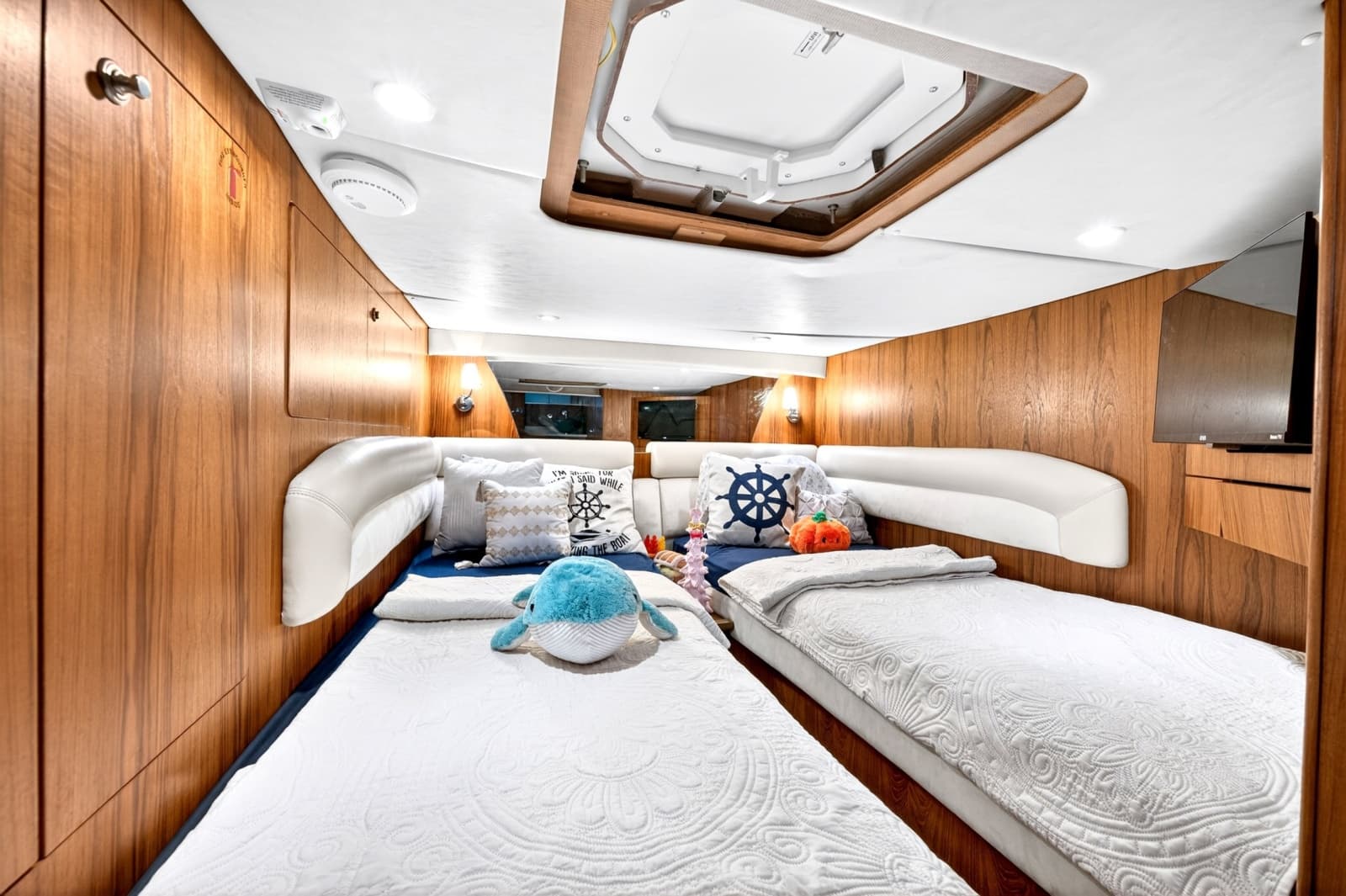 2006 Tiara Yachts 4300 Sovran - Photo 17