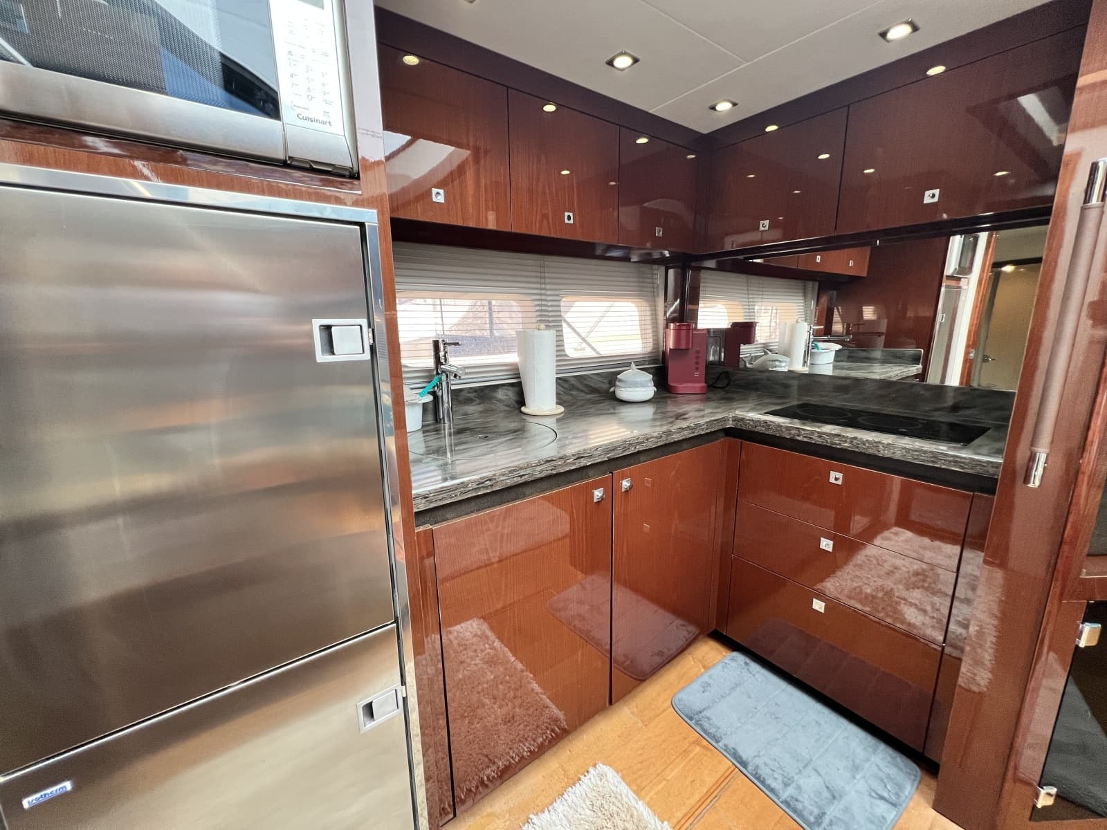 2013 Sea Ray 510 Sundancer - Photo 21