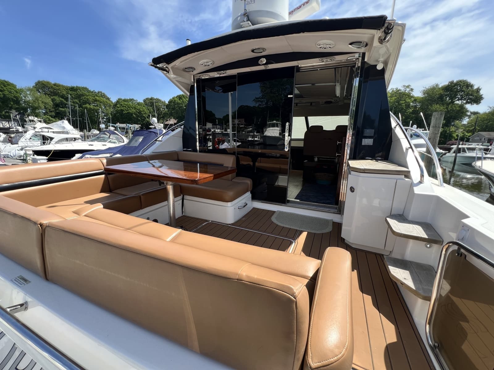 2013 Sea Ray 510 Sundancer - Photo 2