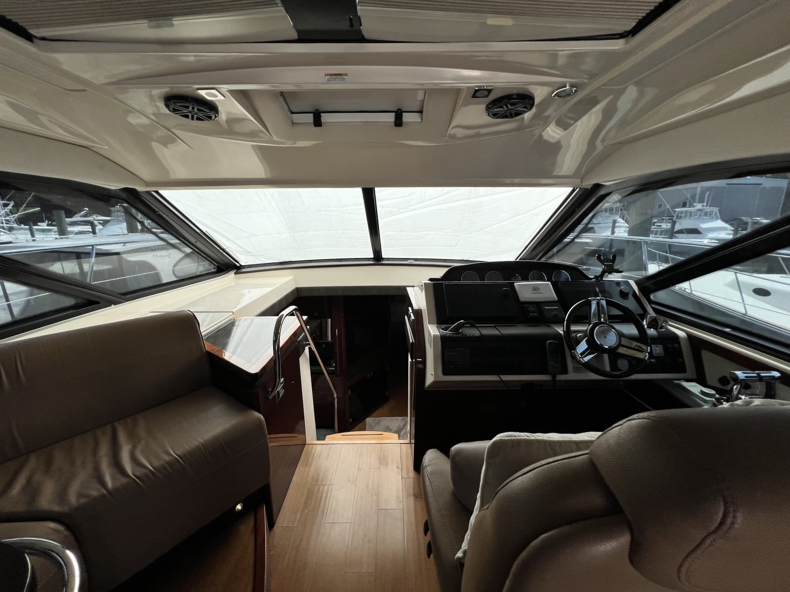 2013 Sea Ray 510 Sundancer - Photo 18
