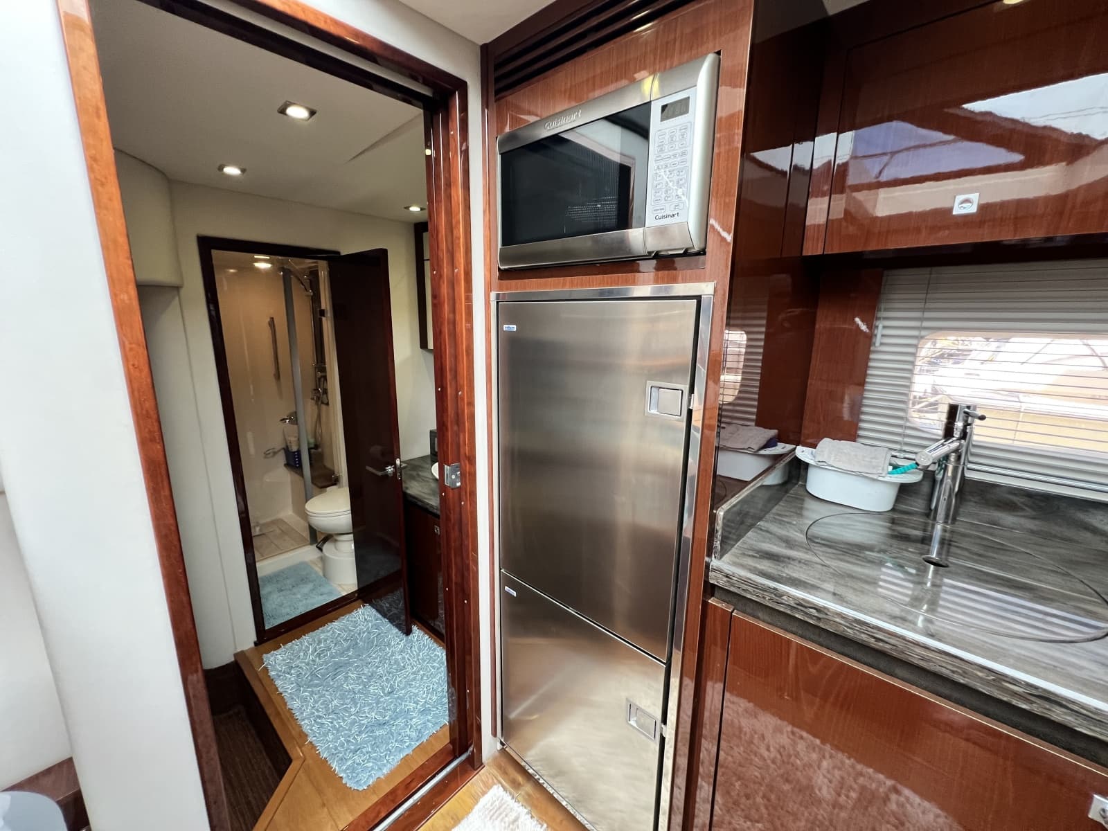2013 Sea Ray 510 Sundancer - Photo 22