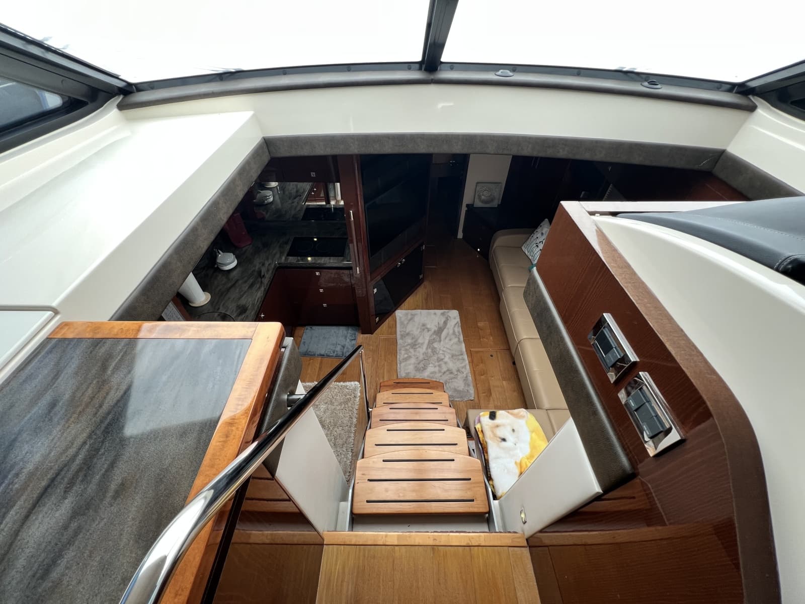 2013 Sea Ray 510 Sundancer - Photo 4