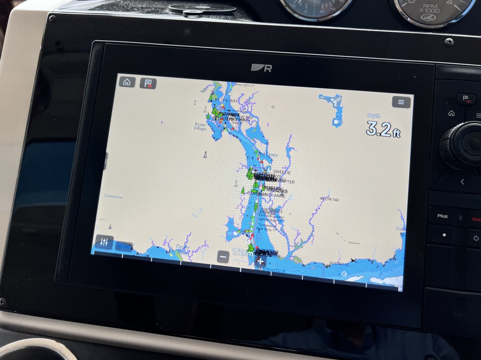 2013 Sea Ray 510 Sundancer - Photo 41