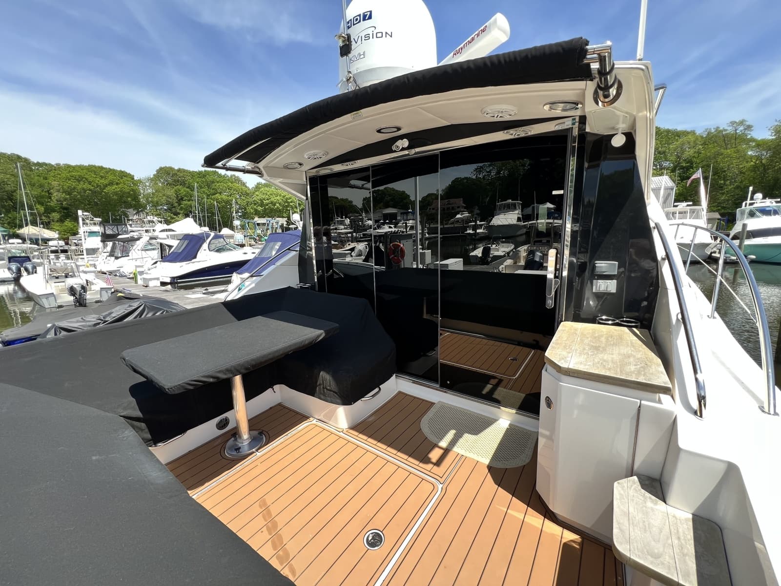 2013 Sea Ray 510 Sundancer - Photo 6