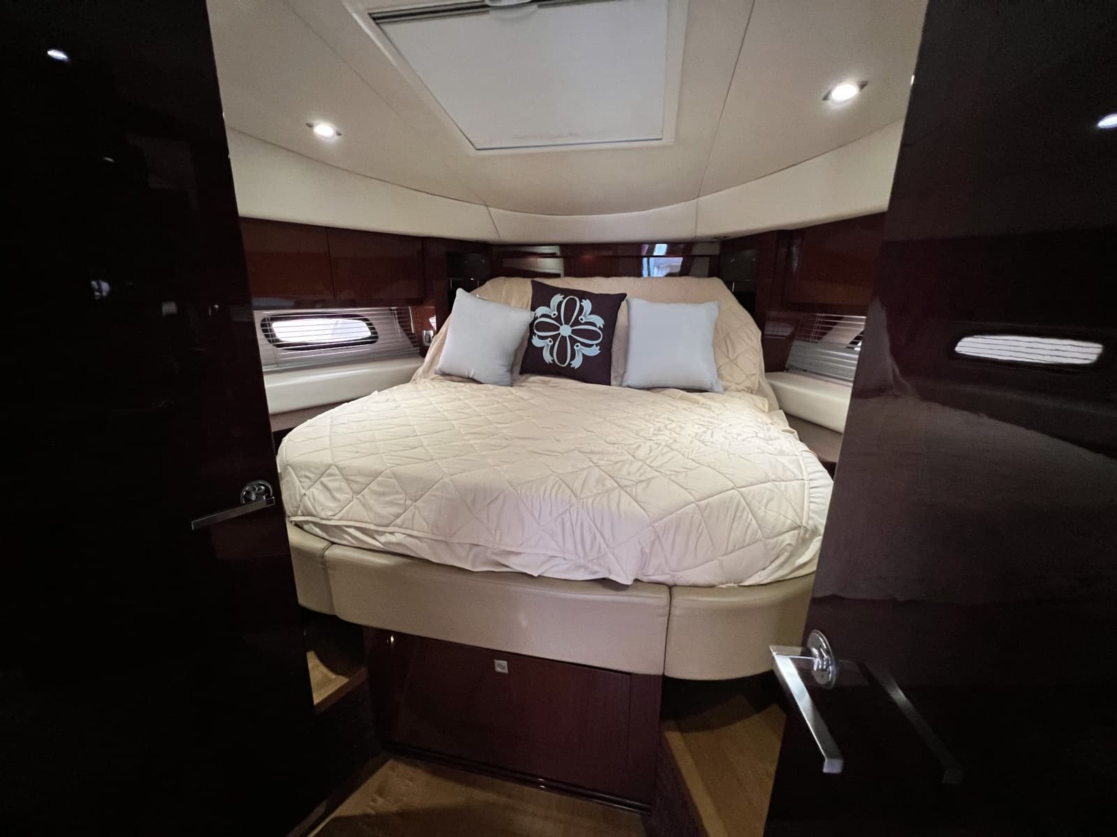 2013 Sea Ray 510 Sundancer - Photo 24