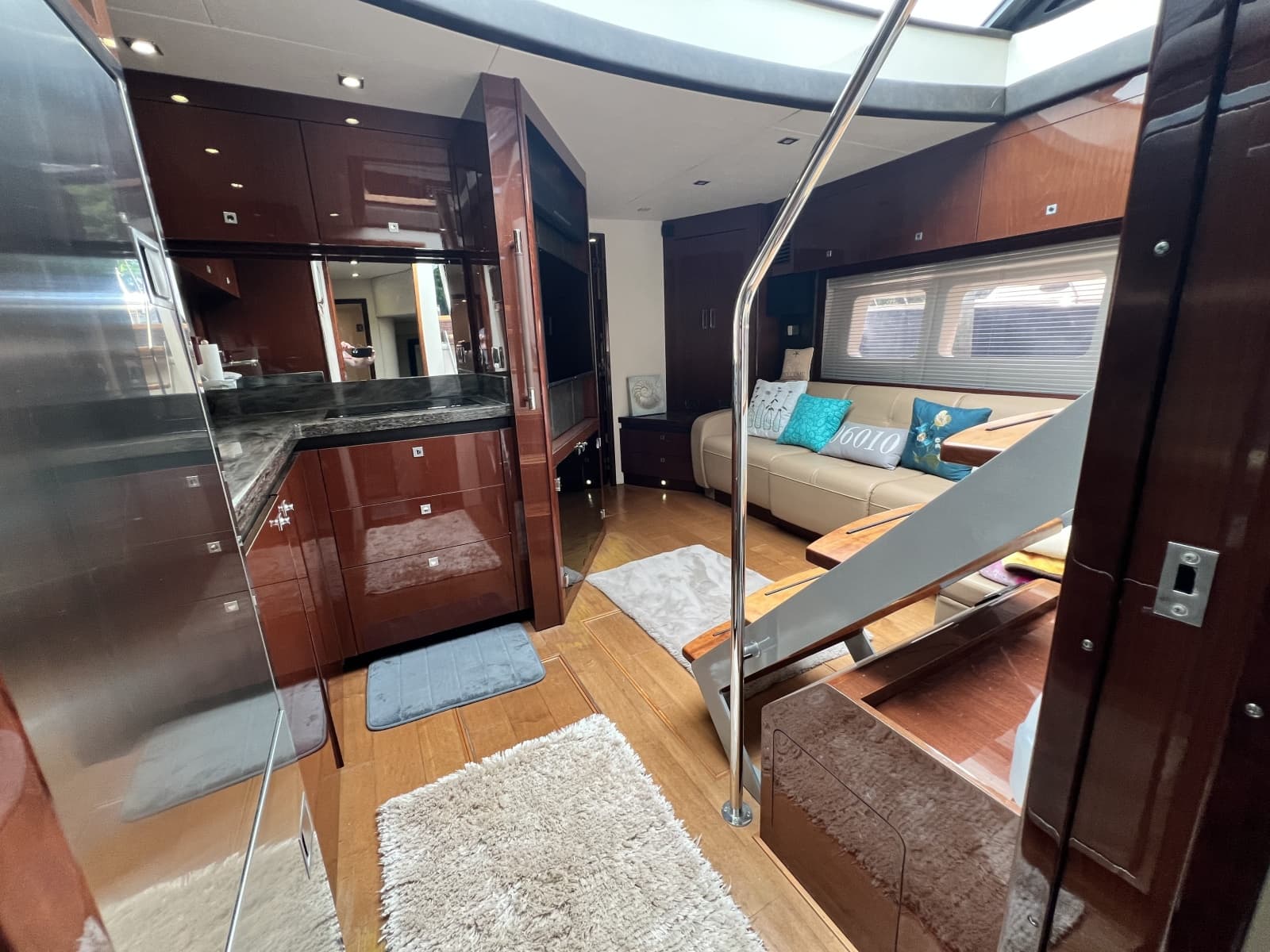 2013 Sea Ray 510 Sundancer - Photo 19