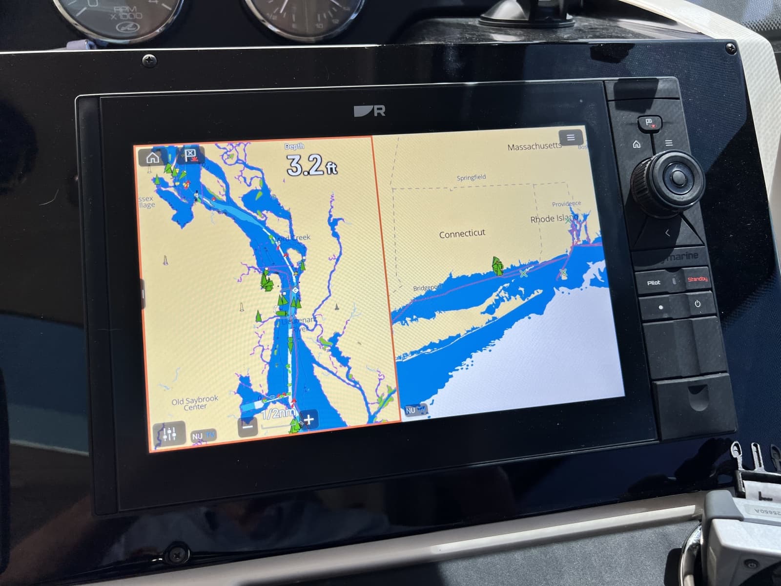2013 Sea Ray 510 Sundancer - Photo 40
