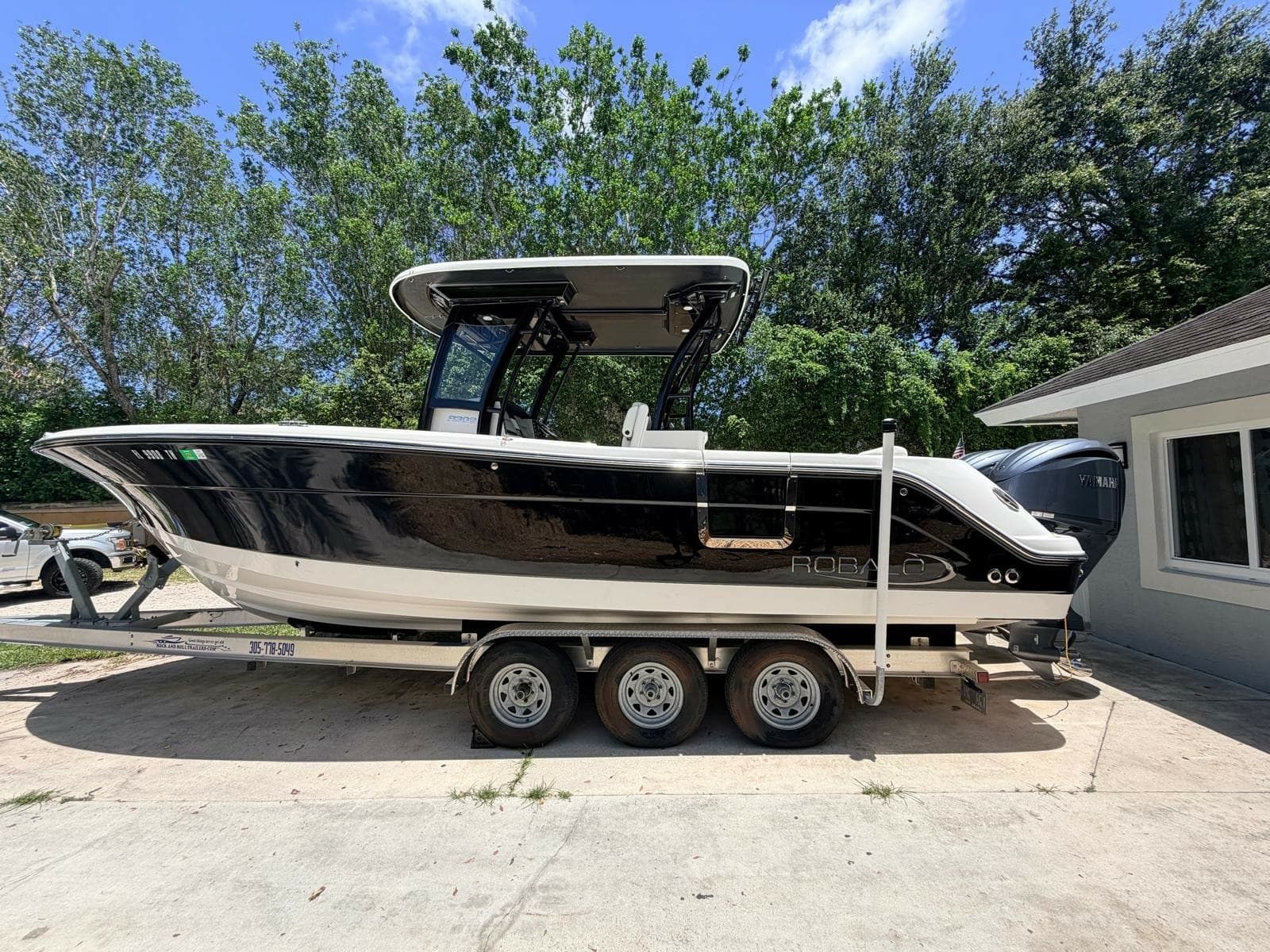 2022 Robalo R302 Center Console - Photo 1