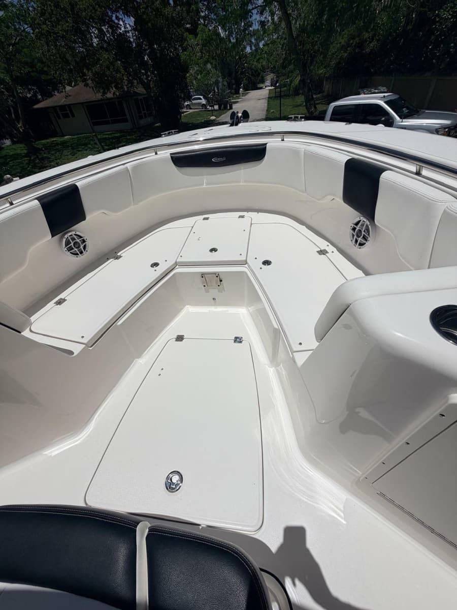 2022 Robalo R302 Center Console - Photo 16