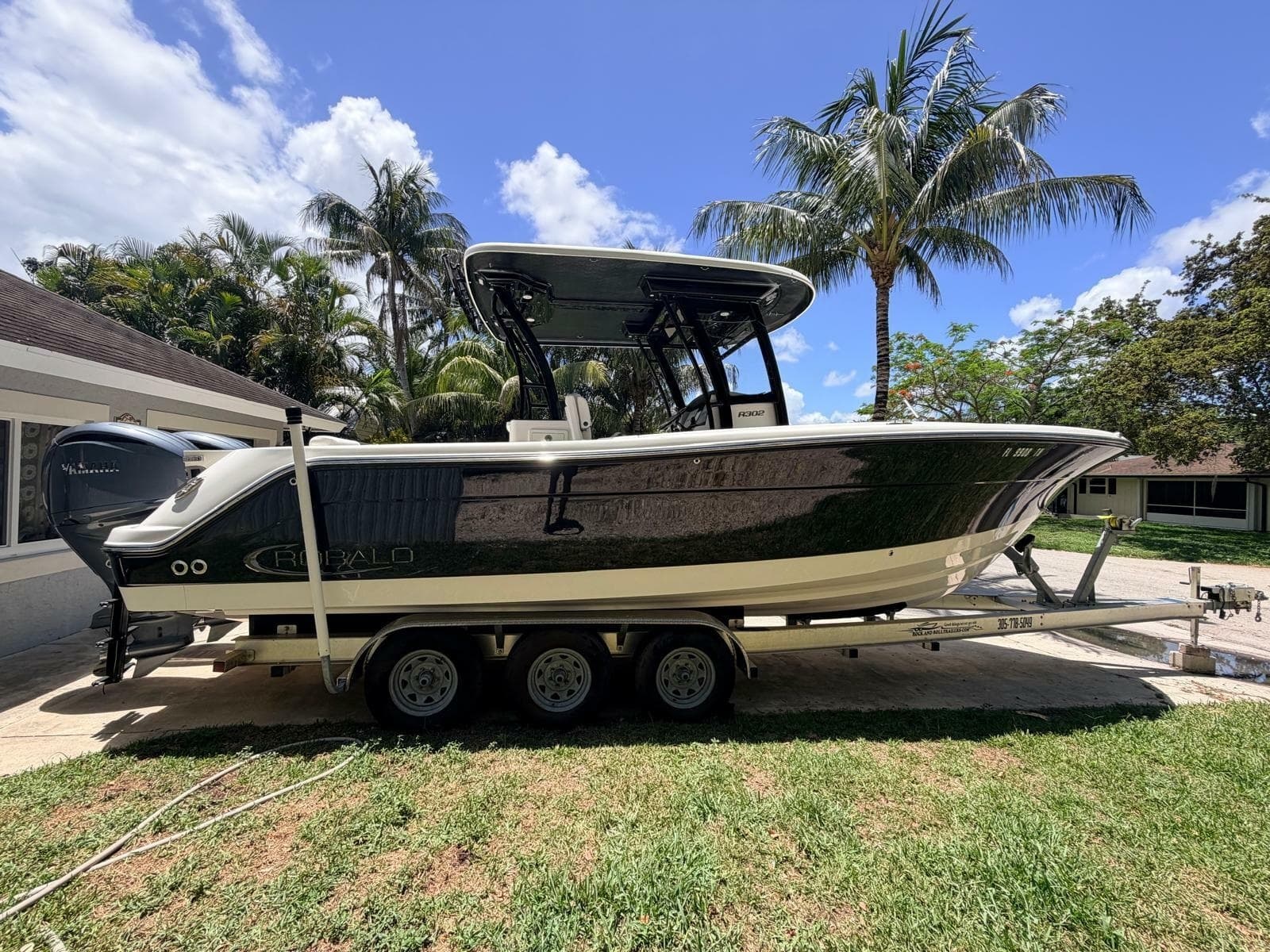 2022 Robalo R302 Center Console - Photo 9