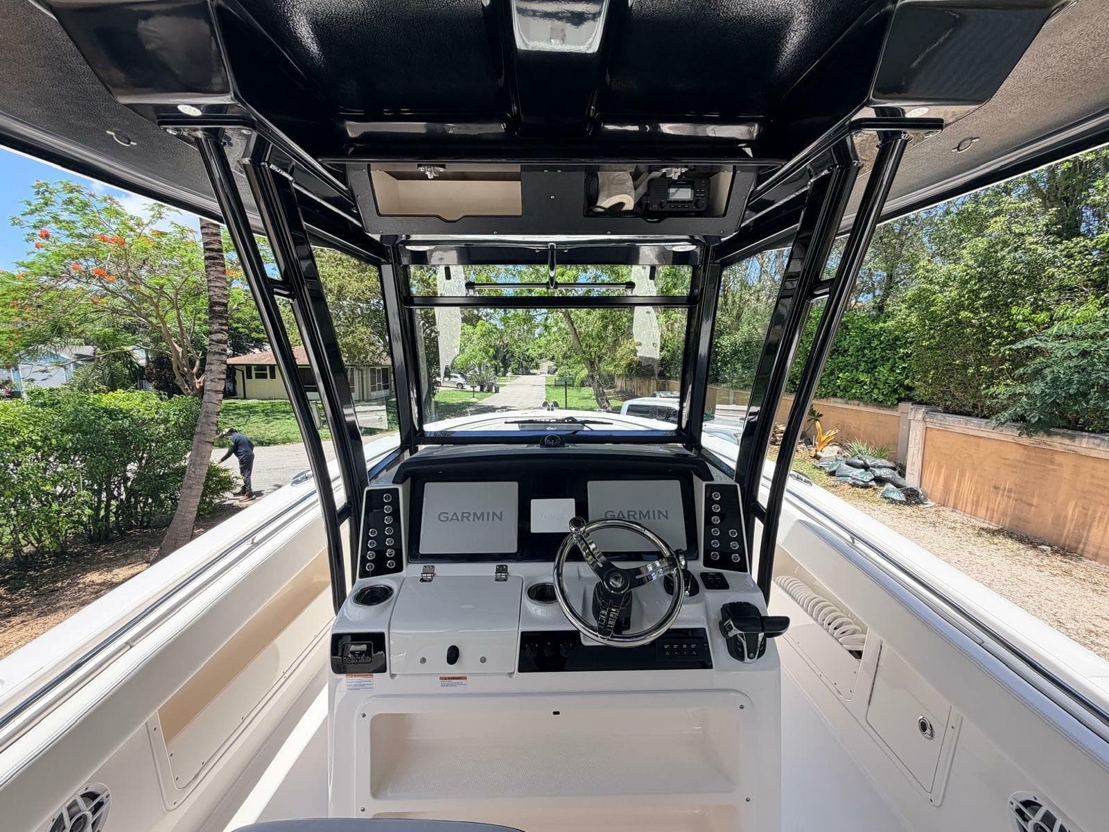 2022 Robalo R302 Center Console - Photo 14