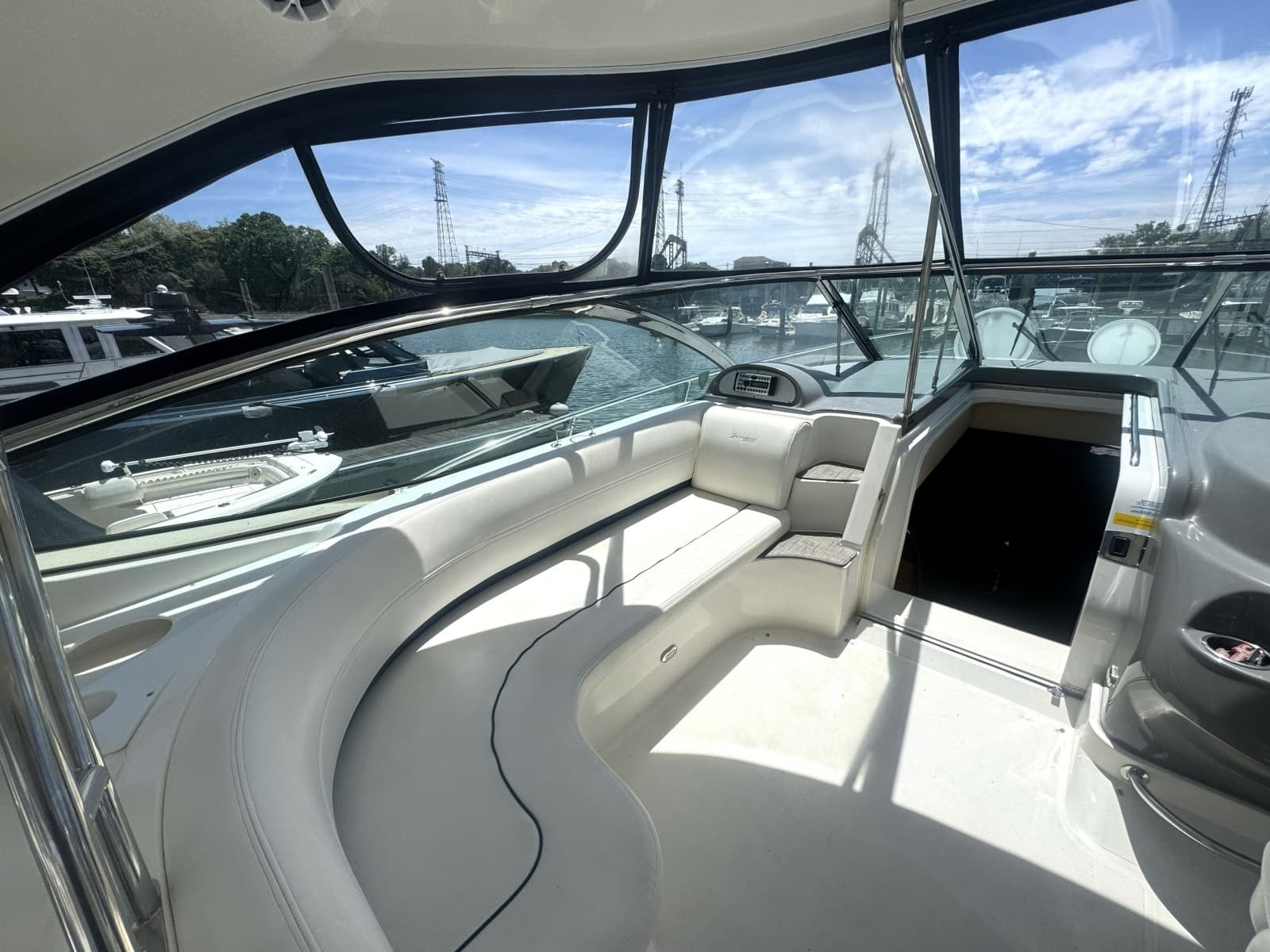 2006 Cruisers Yachts 520 Express - Photo 13