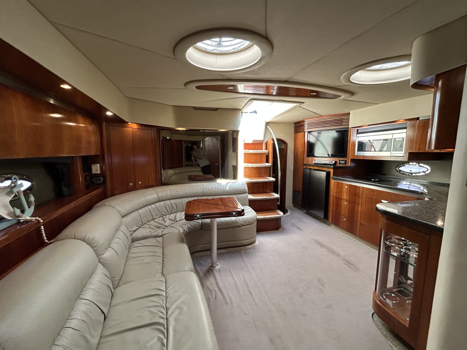 2006 Cruisers Yachts 520 Express - Photo 19