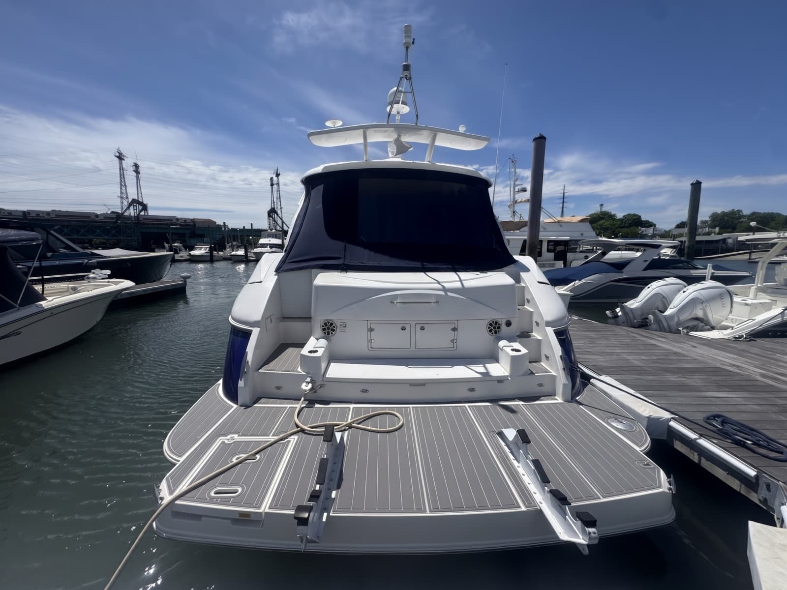 2006 Cruisers Yachts 520 Express - Photo 7