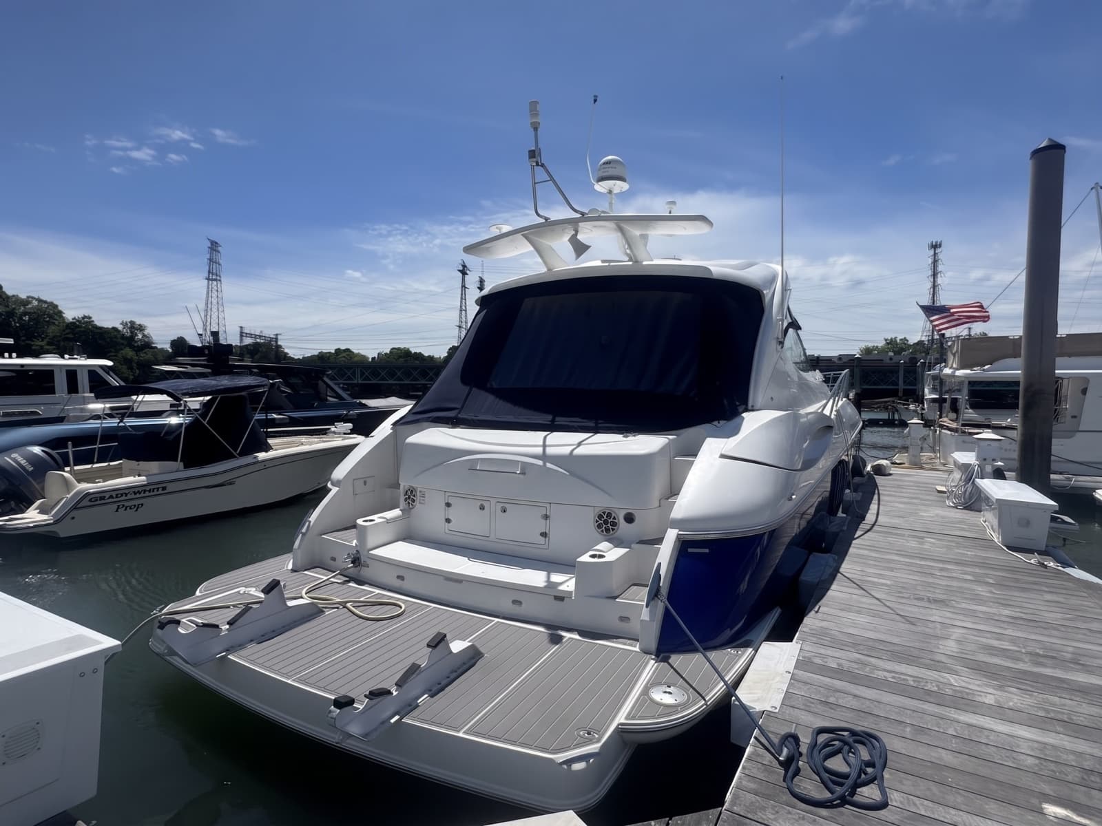 2006 Cruisers Yachts 520 Express - Photo 5