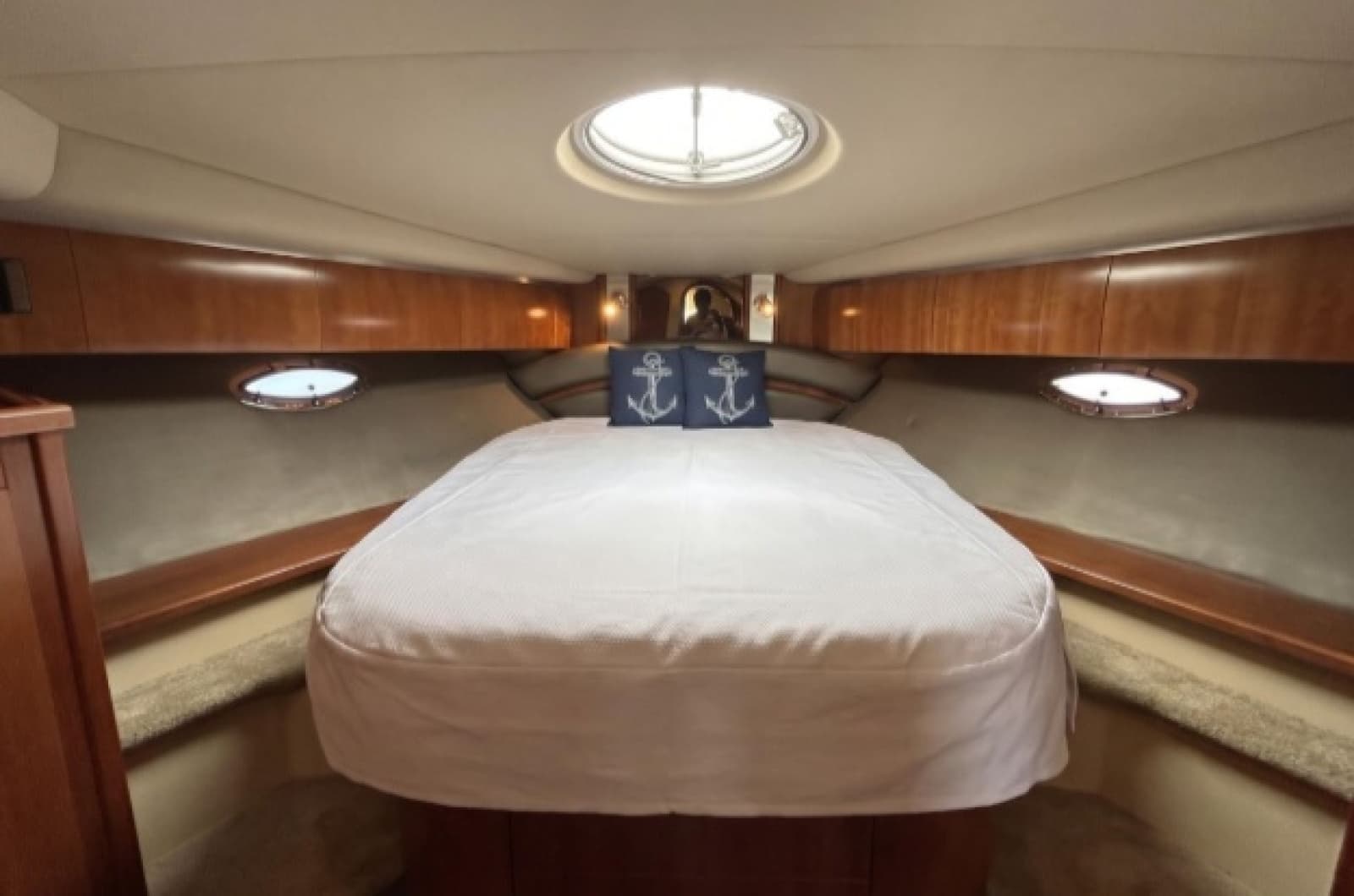 2006 Cruisers Yachts 520 Express - Photo 26