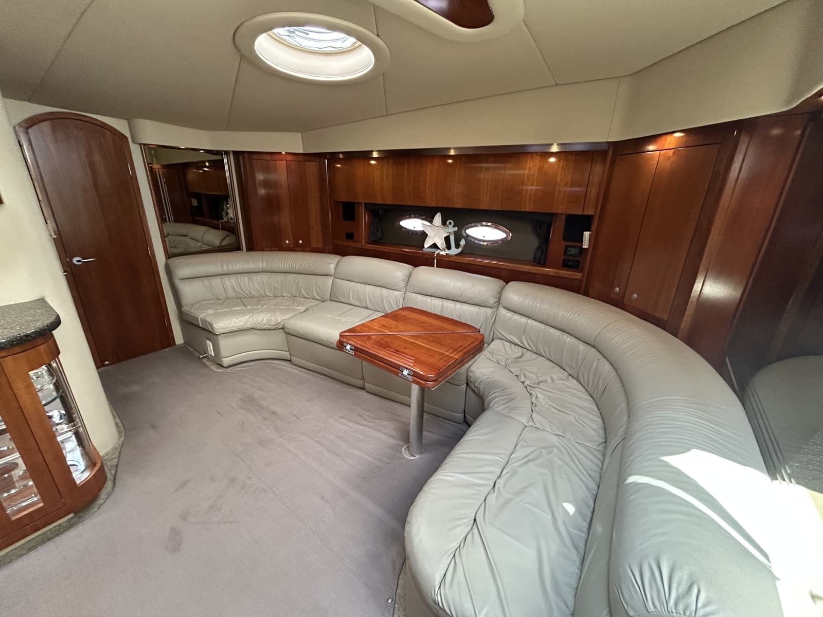 2006 Cruisers Yachts 520 Express - Photo 18