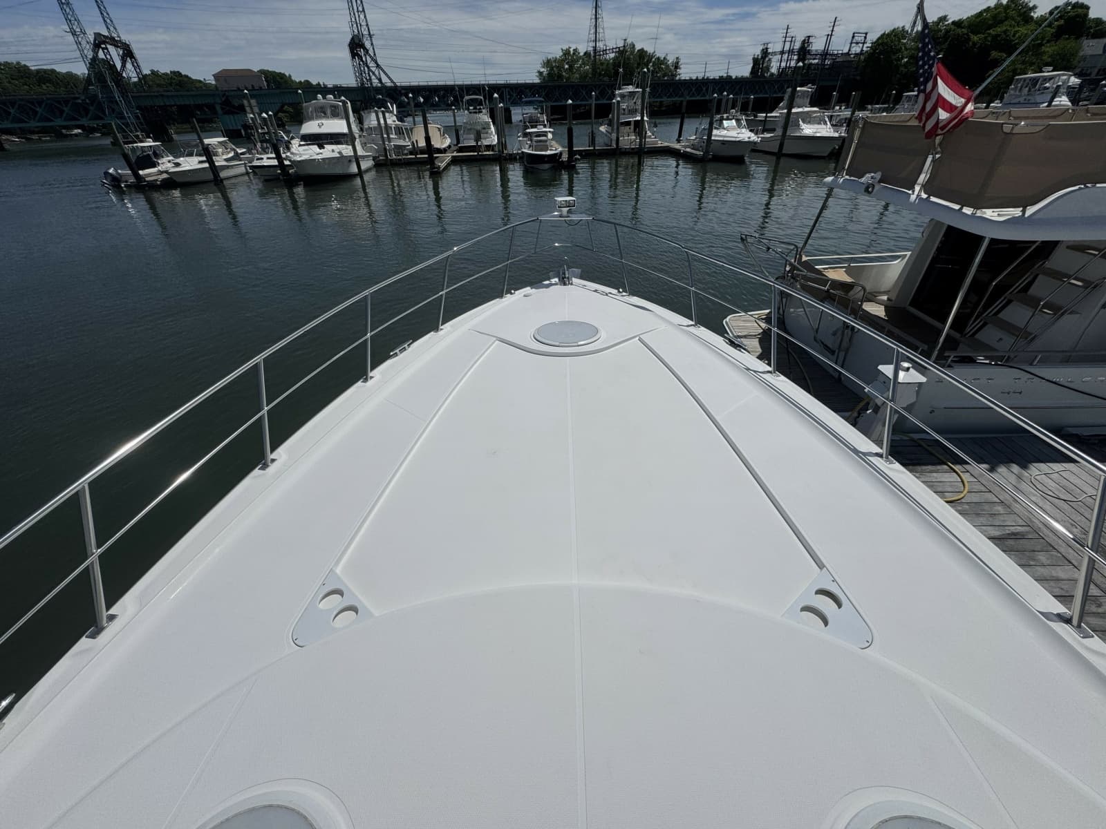 2006 Cruisers Yachts 520 Express - Photo 29