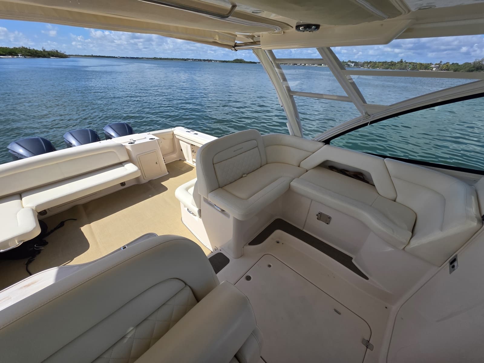 2019 Grady-White Freedom 375 - Photo 15