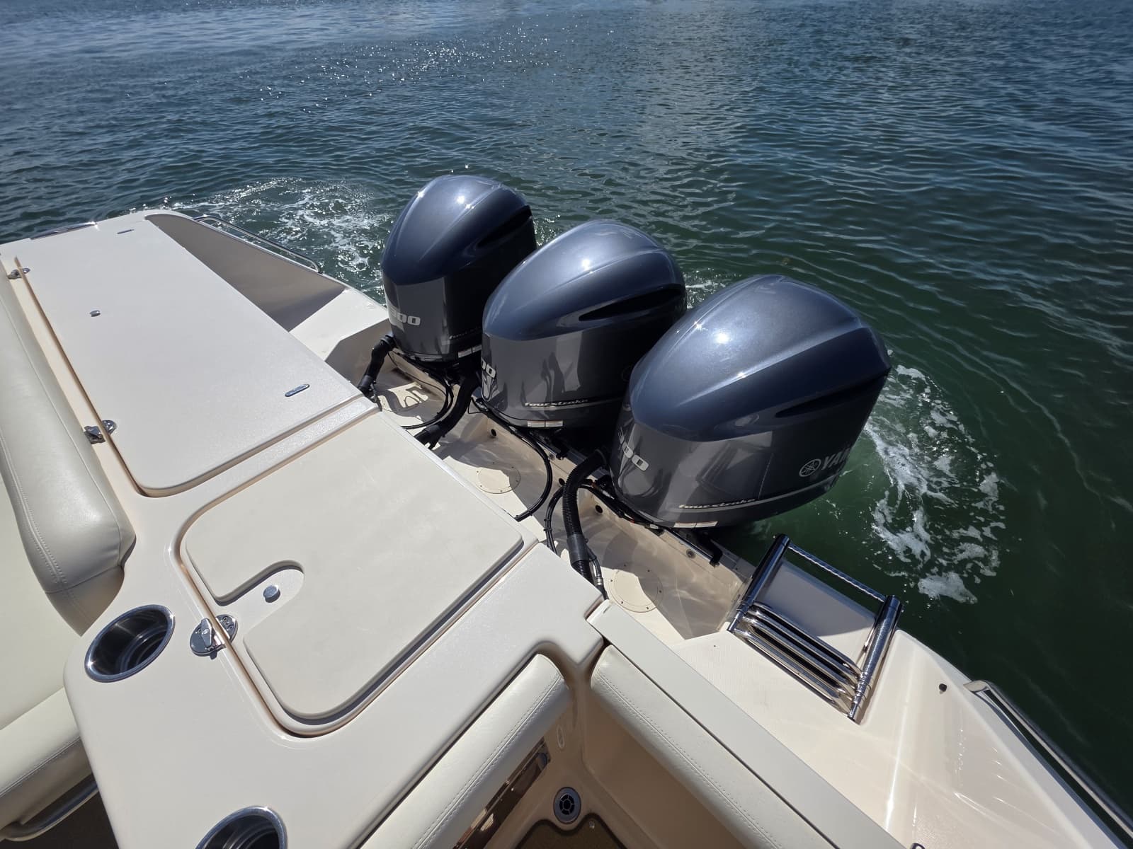 2019 Grady-White Freedom 375 - Photo 7