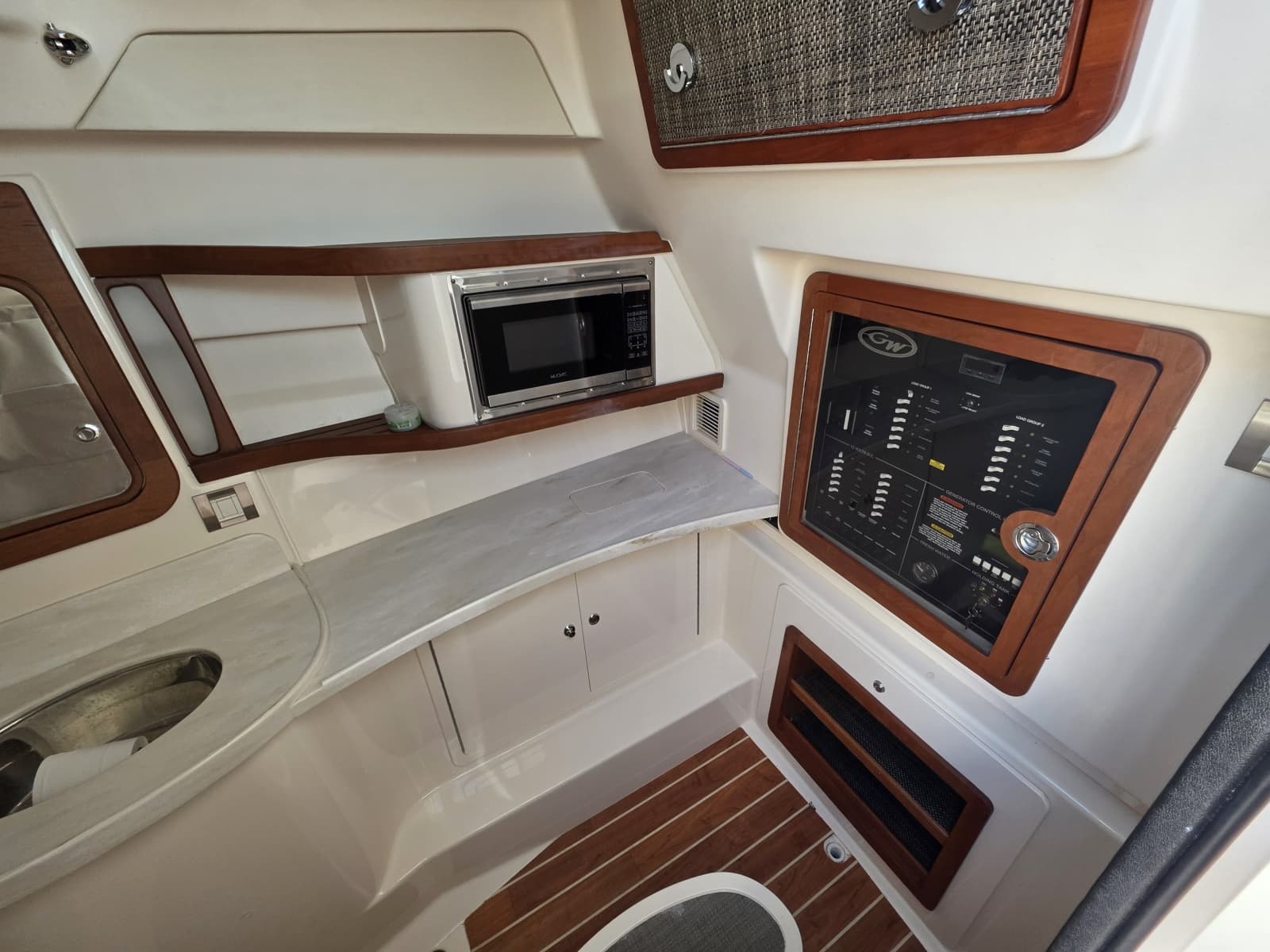 2019 Grady-White Freedom 375 - Photo 25