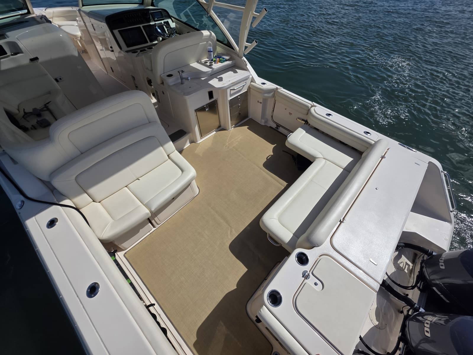 2019 Grady-White Freedom 375 - Photo 10