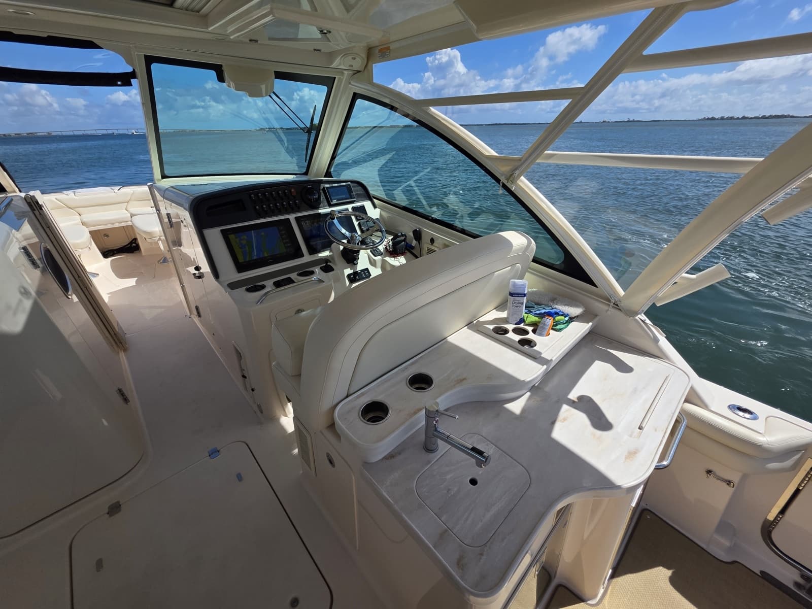 2019 Grady-White Freedom 375 - Photo 13