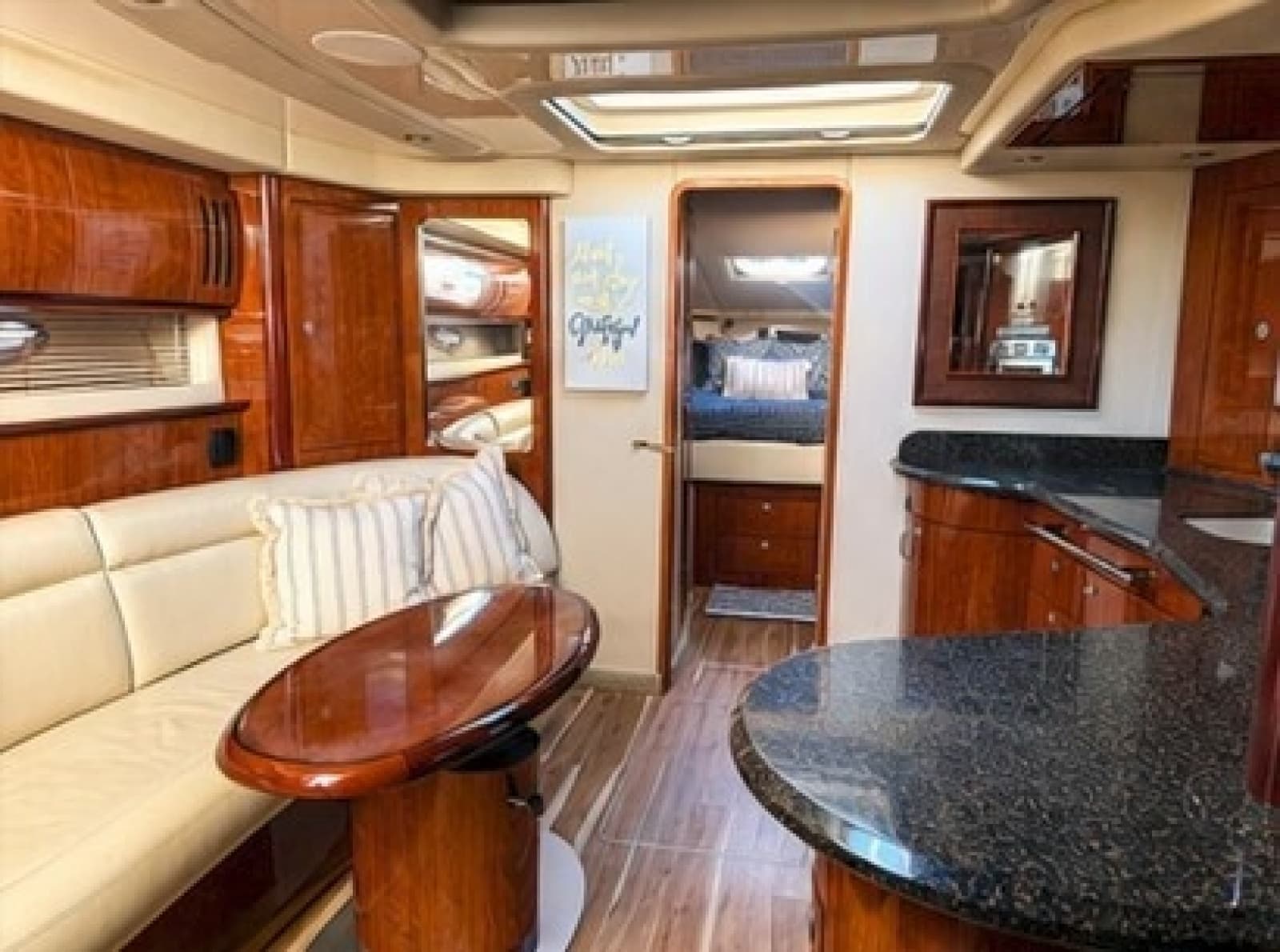 2005 Sea Ray 420 Sundancer - Photo 4
