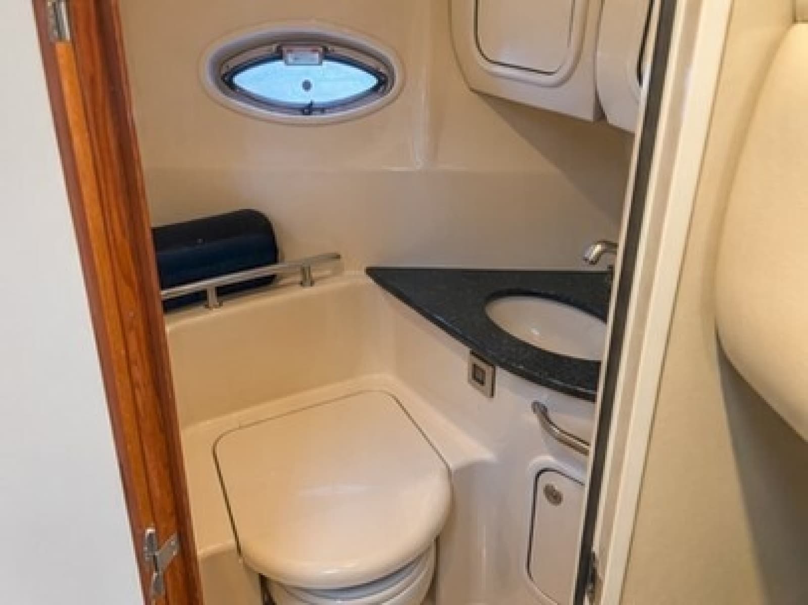 2005 Sea Ray 420 Sundancer - Photo 6