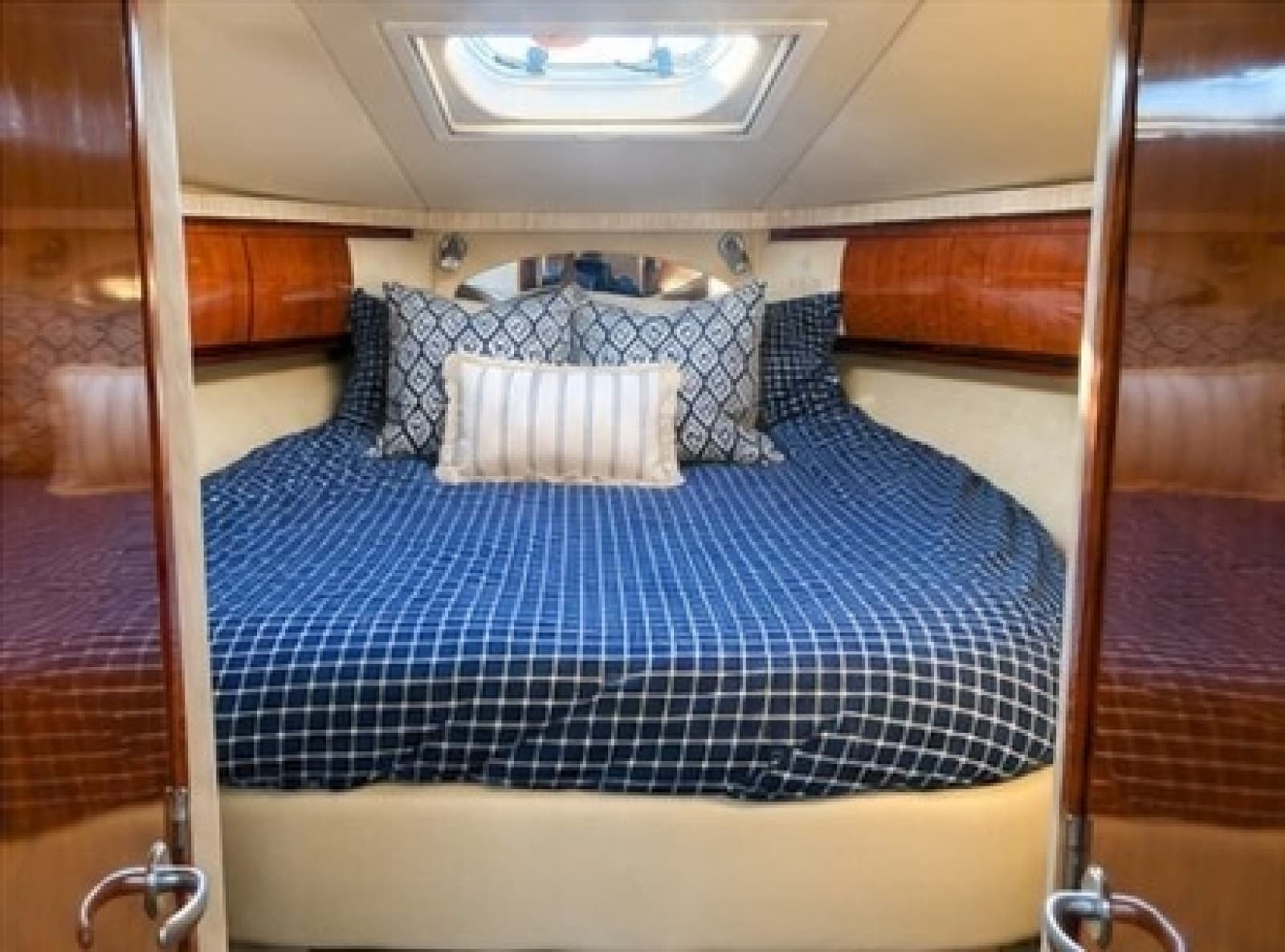 2005 Sea Ray 420 Sundancer - Photo 5