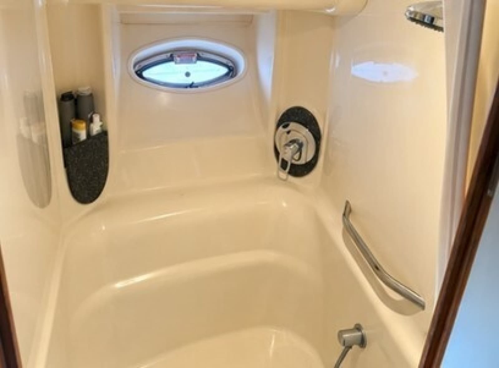 2005 Sea Ray 420 Sundancer - Photo 3