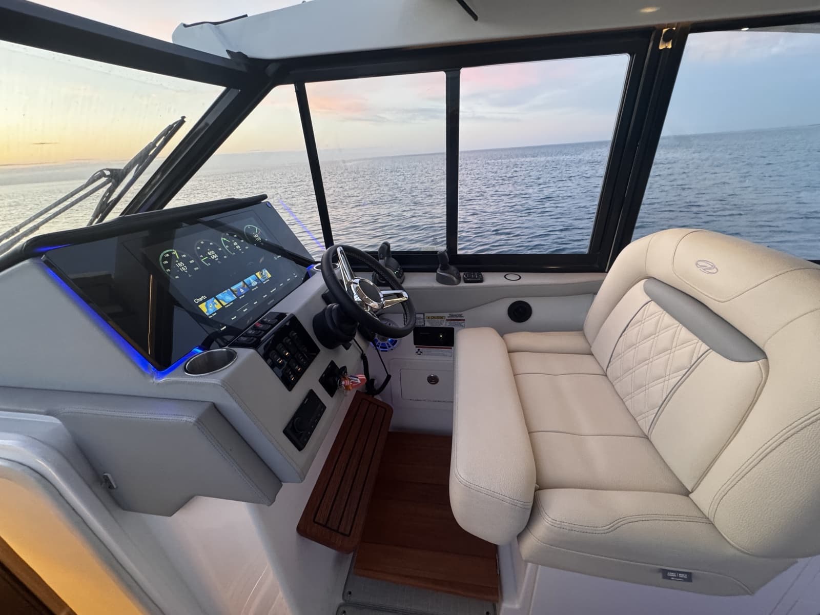 2022 Regal 36 Grand Coupe - Photo 20