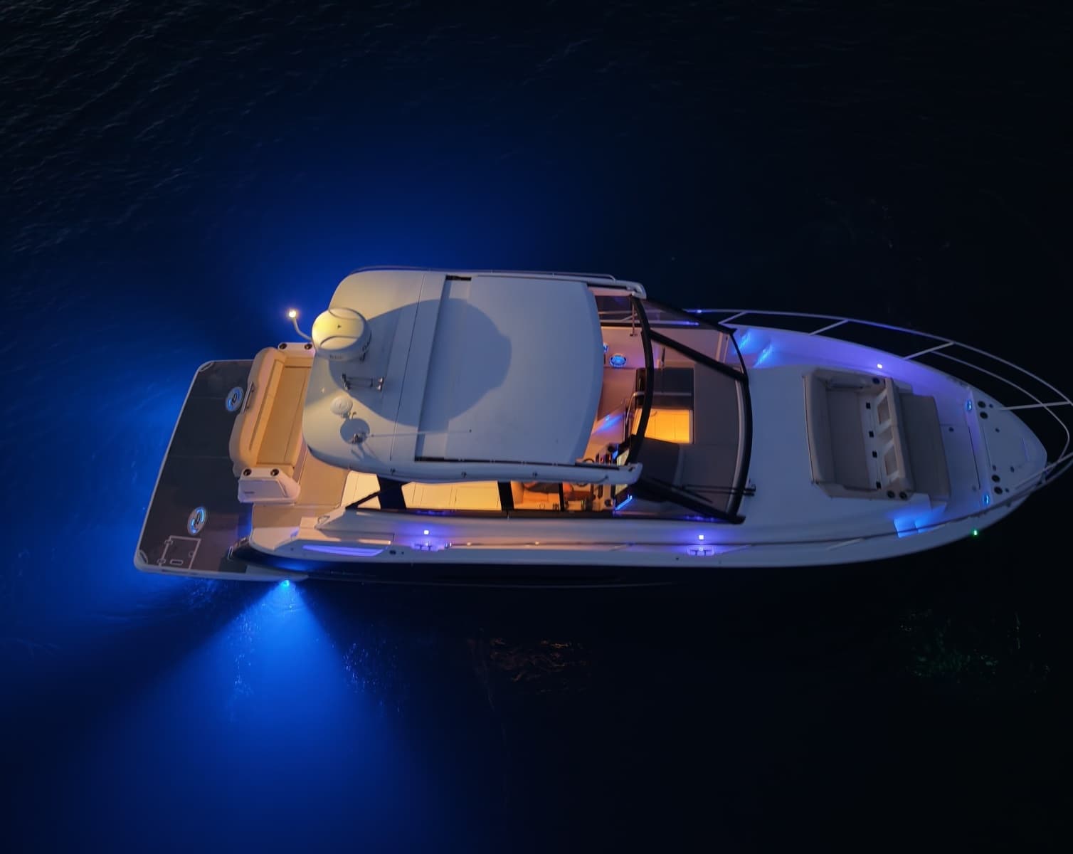 2022 Regal 36 Grand Coupe - Photo 11