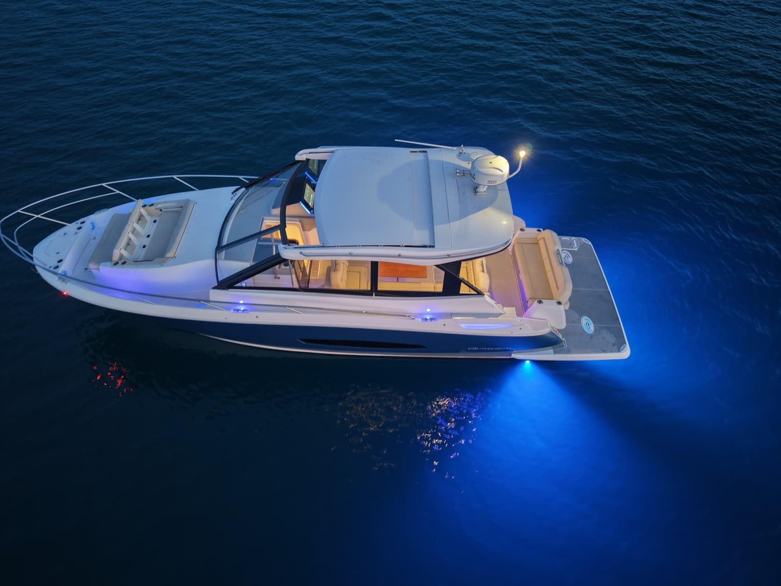 2022 Regal 36 Grand Coupe - Photo 16