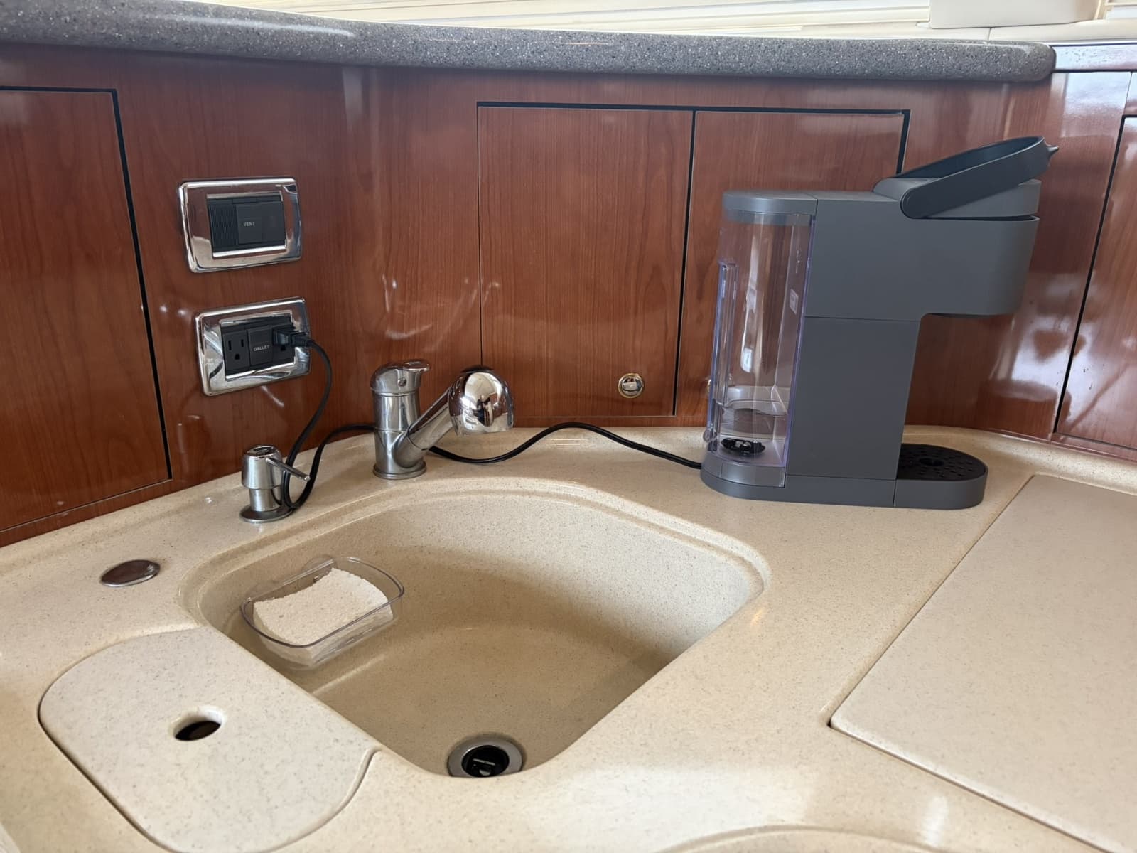 2002 Sea Ray 480 - Photo 23