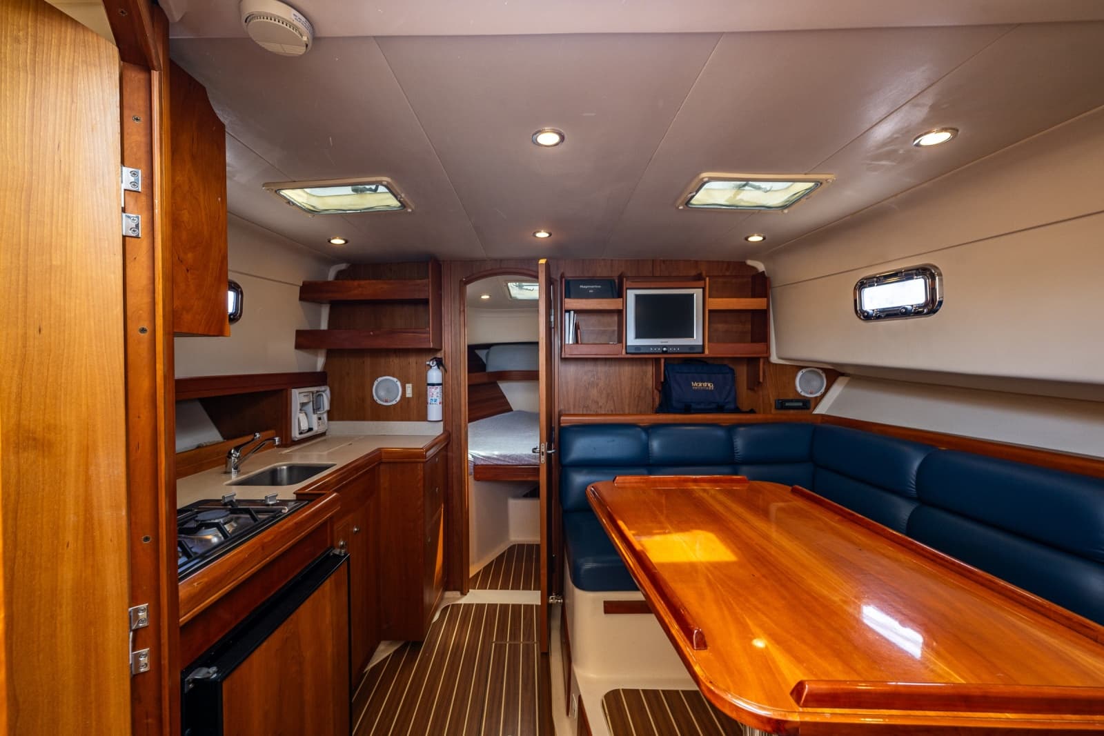 2004 Mainship Pilot 34 - Photo 22