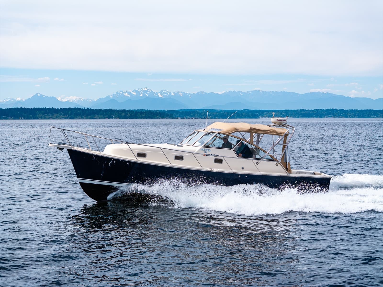 2004 Mainship Pilot 34 - Photo 1