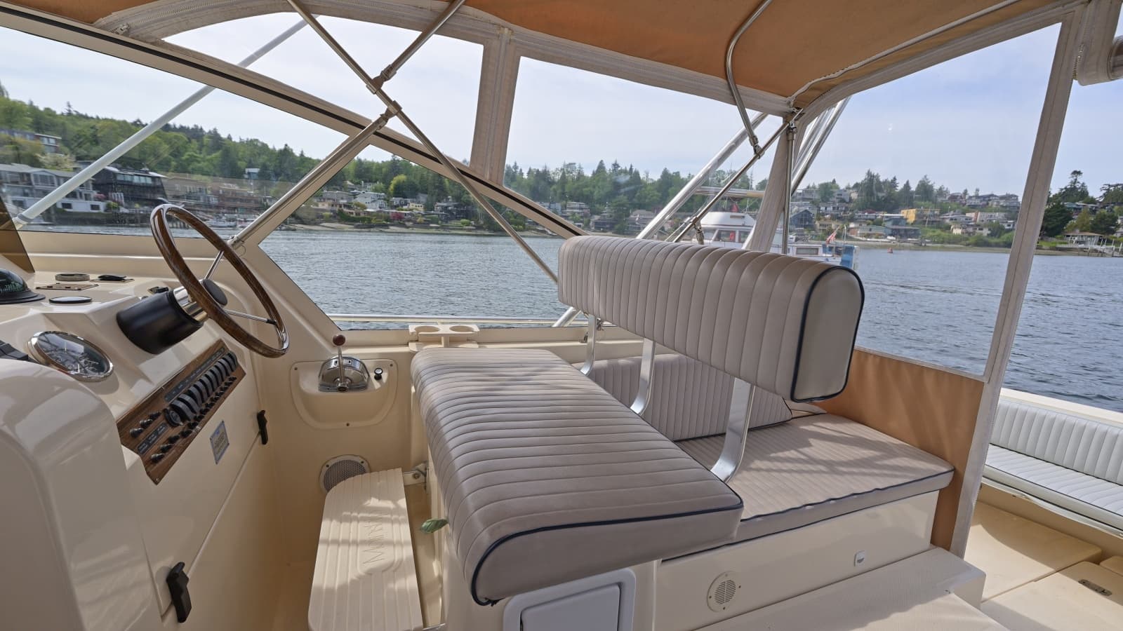 2004 Mainship Pilot 34 - Photo 16