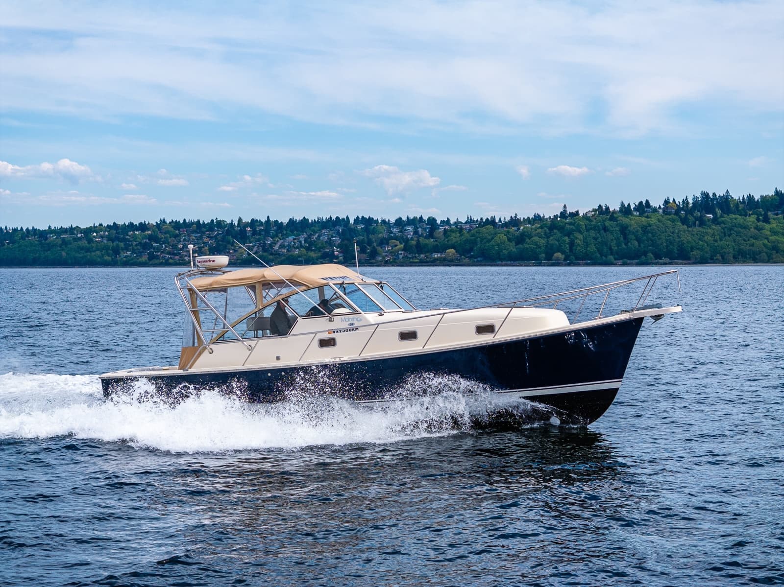 2004 Mainship Pilot 34 - Photo 2